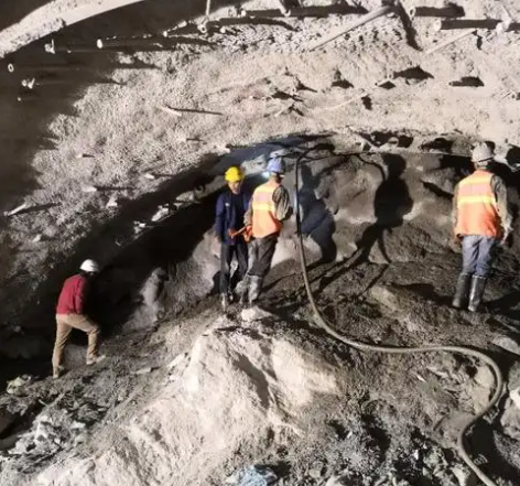 河南拱顶带模注浆料的施工流程及注意事项